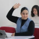 11 yıllık tedaviyle yürüyüp, konuşan Ayşe’nin hayali, dil öğrenip ülkeleri gezmek