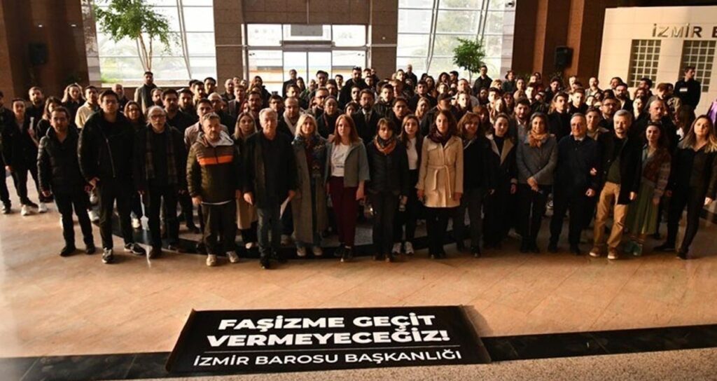 İzmir’de gözaltına alınan öğrencileri savunan avukatlara da gözaltı