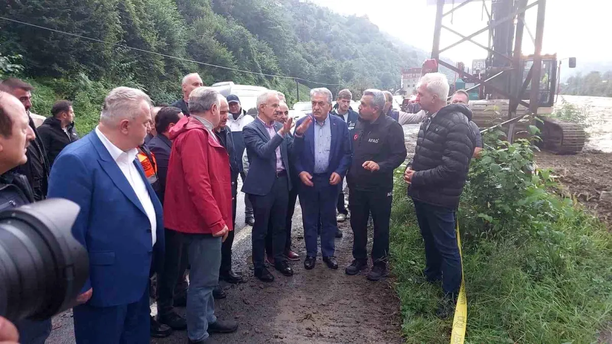 bakanlar rizede sel ve heyelan incelemesi d7AMFPDa