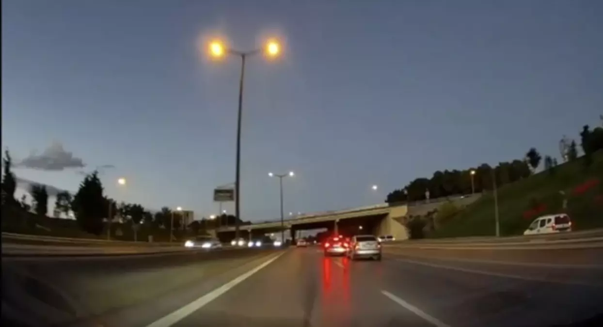 kartalda trafik tacizi kaza ve kacis EK22T3qP
