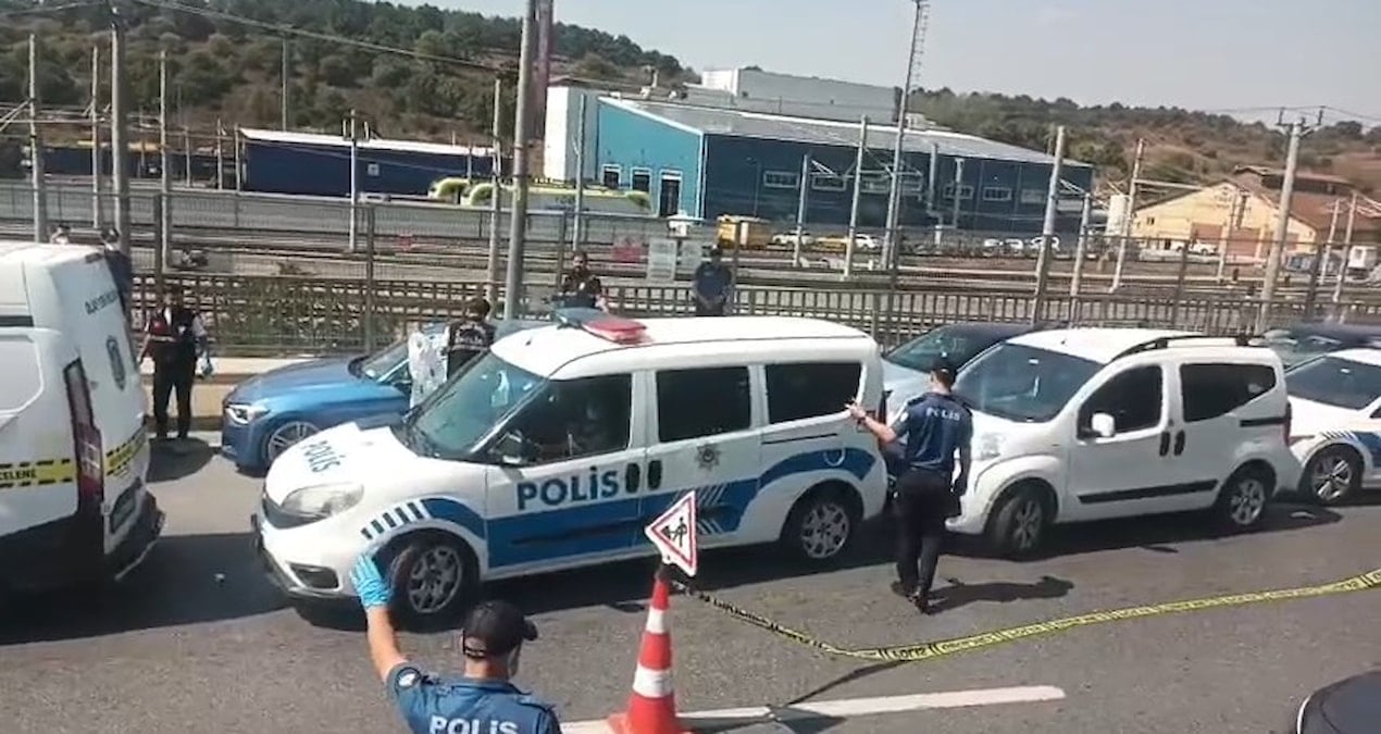 kucukcekmecede hareketli dakikalar aracta cesedi bulundu GHHJ4cr2