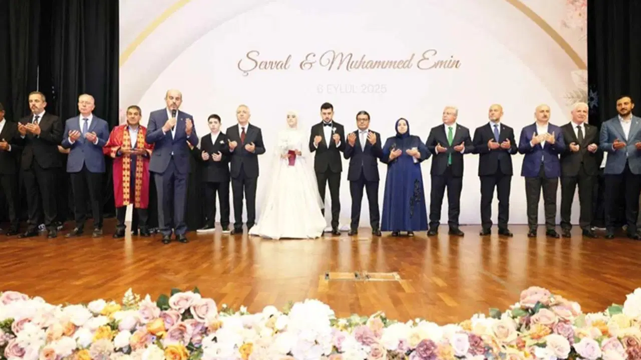 yildiz teknik universitesinde akp dugunu ogrenciye yasak yandasa serbest puqw1EjU