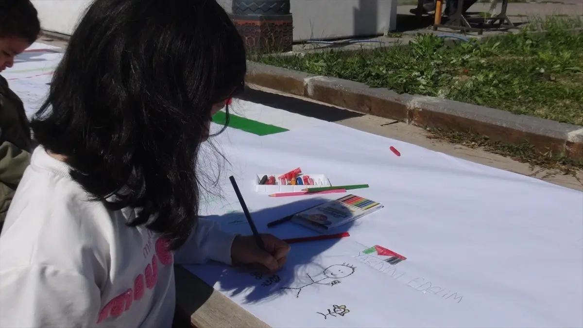 filistinli cocuklar icin ciz etkinligi 8XONijv1