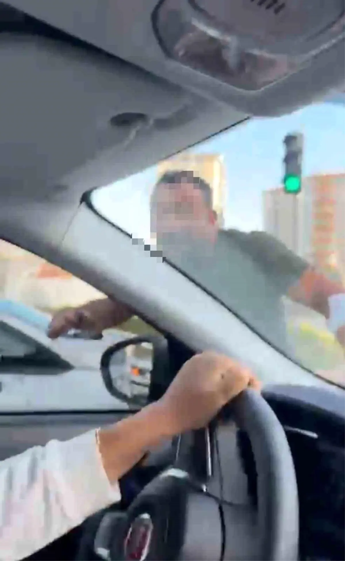 kayseride trafikte kadinlara saldiri jVHqLtmA