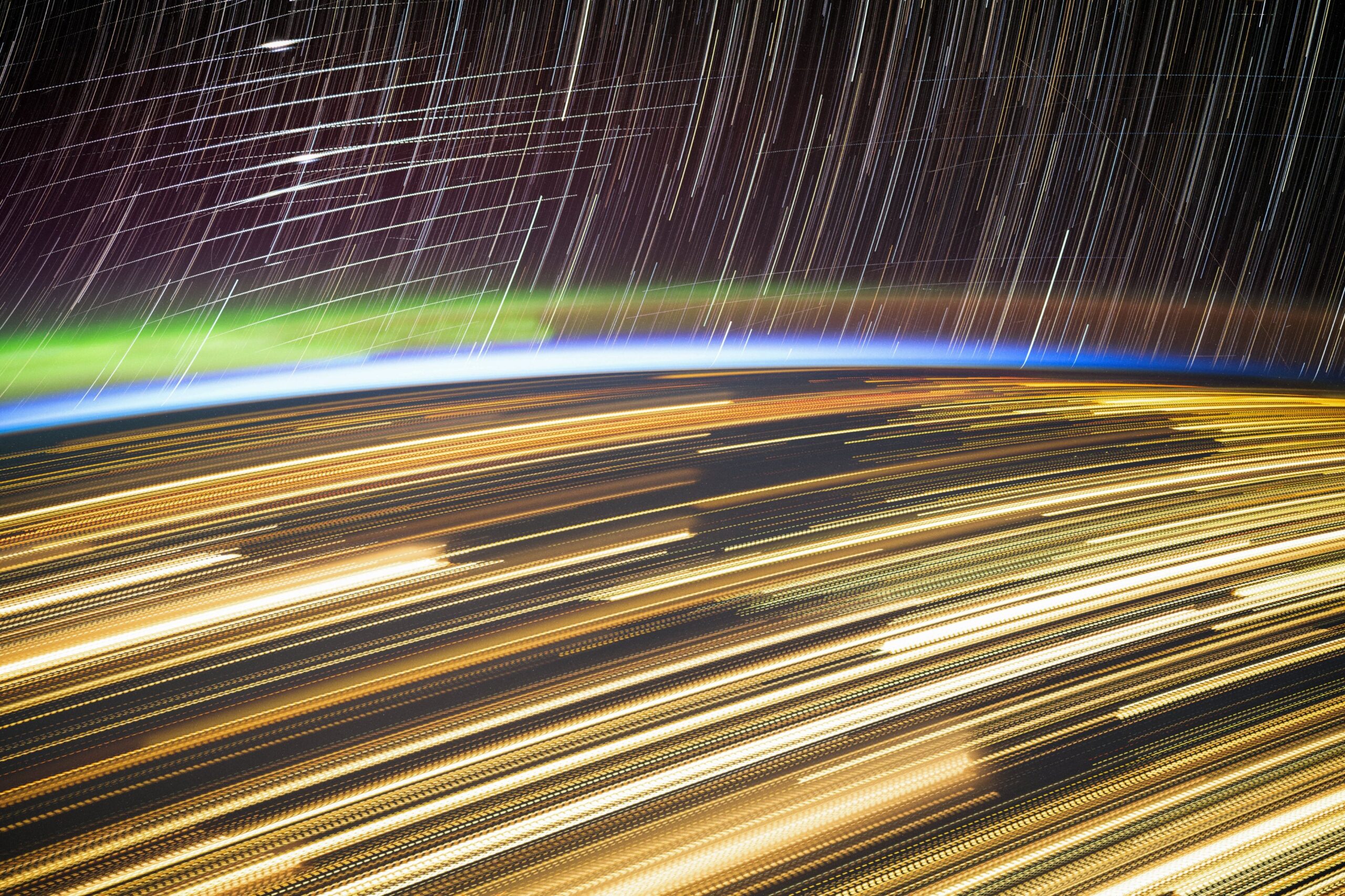 nasa astronotundan etkileyici video starlink uydulari ve yesil auroralar ZmZMxhgb.jpg