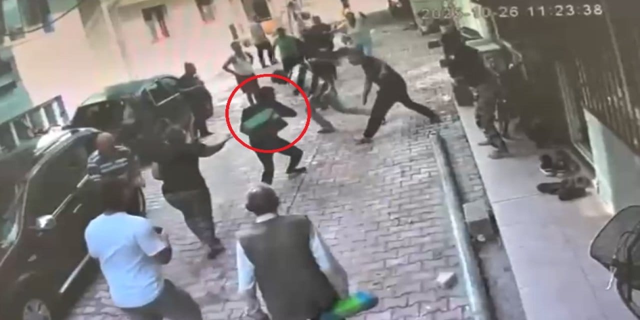 park kavgasinda parke taslari konustu 1rGnQSYR.jpg