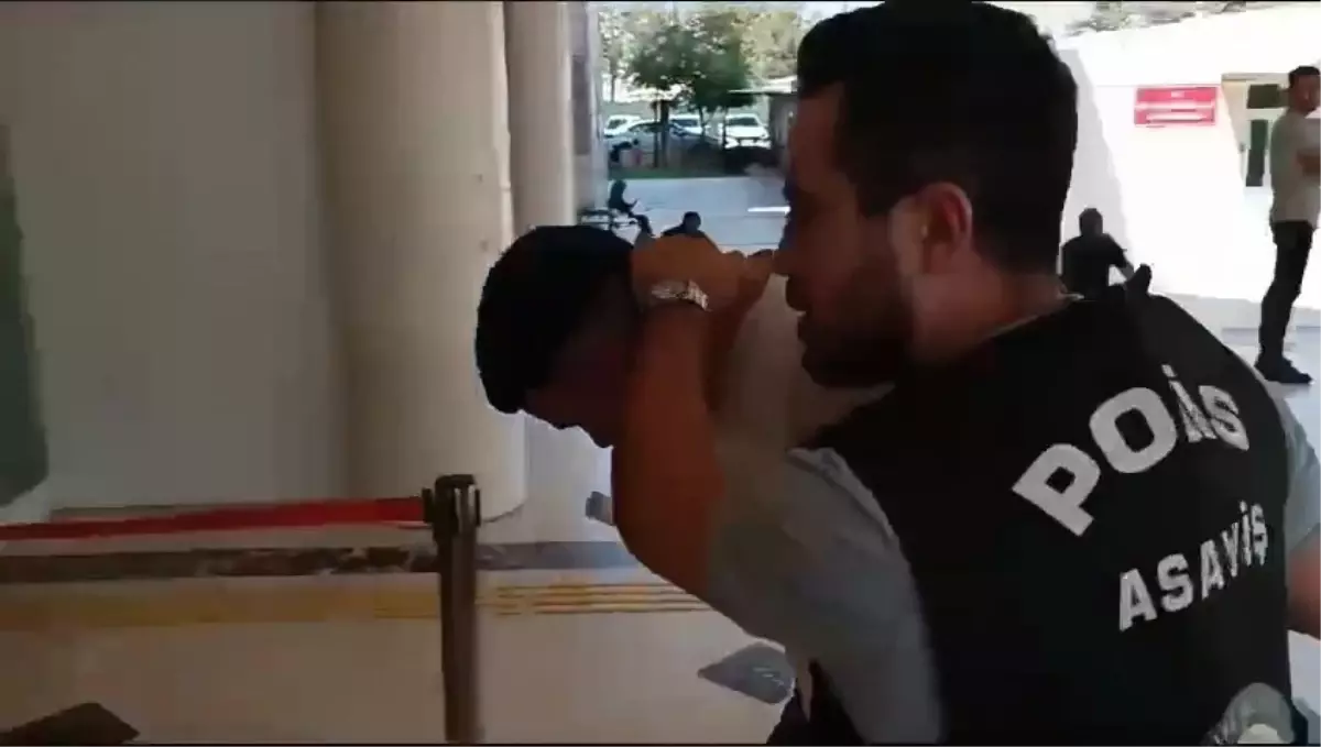 polis memuruna bicakli saldiri A3zHyD2F.jpg