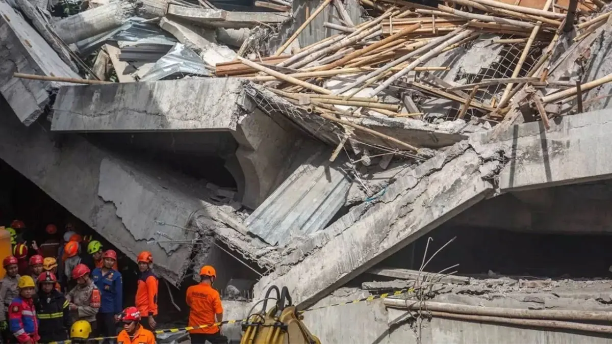 yatili okul coktu 37 ogrenci hayatini kaybetti ZKK6ciUI