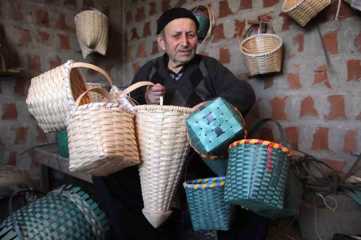 88 Yaşında Sepet Örmeye Devam Ediyor