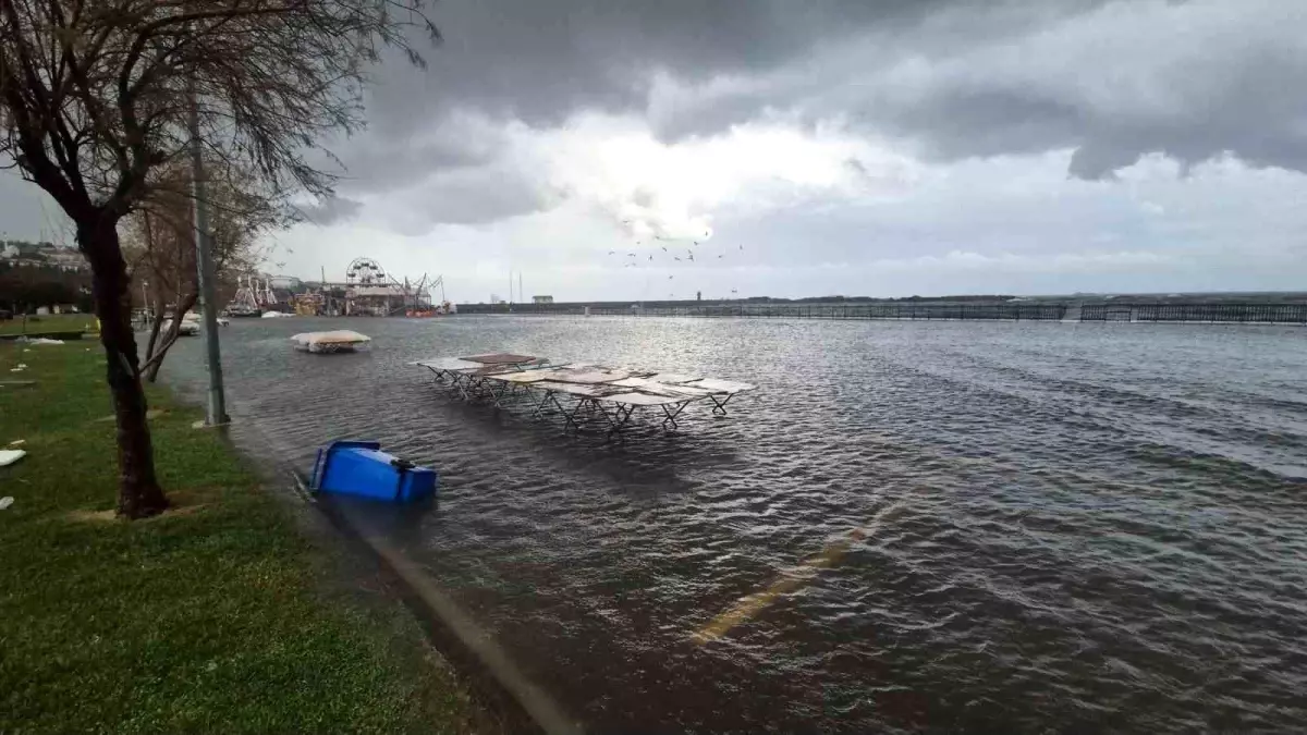 Tekirdağ’da Lodos Sebebiyle Sahil Sular Altında
