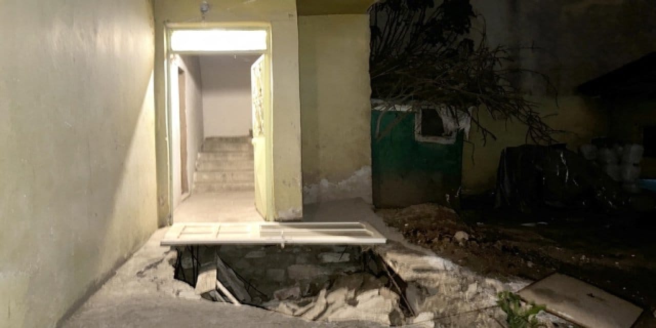 Evin Önünde Meydana Gelen Çökme Olayında Bir Kişi Yaralandı