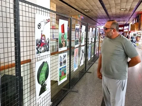 Denizlide karikatur sergisi yolcularla bulustu hLftOcin