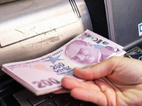 Emeklilerin hesabina 3 ayri odeme yapilacak Schmp6bM